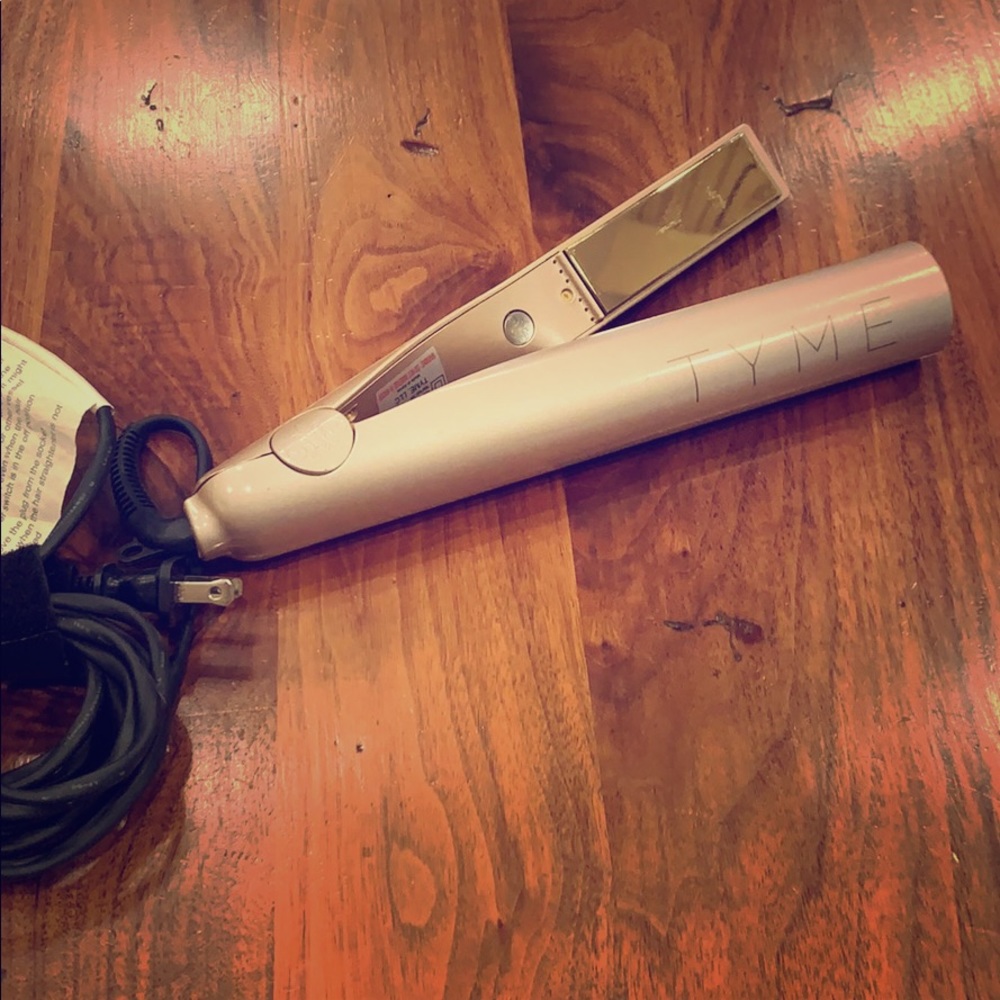 TYME CURLING iron